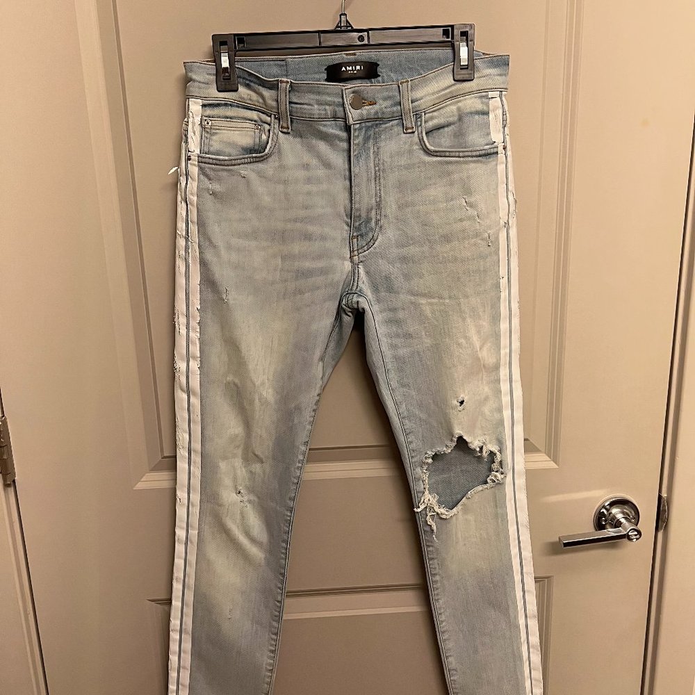AMIRI LIGHT WASH WHITE STRIPE